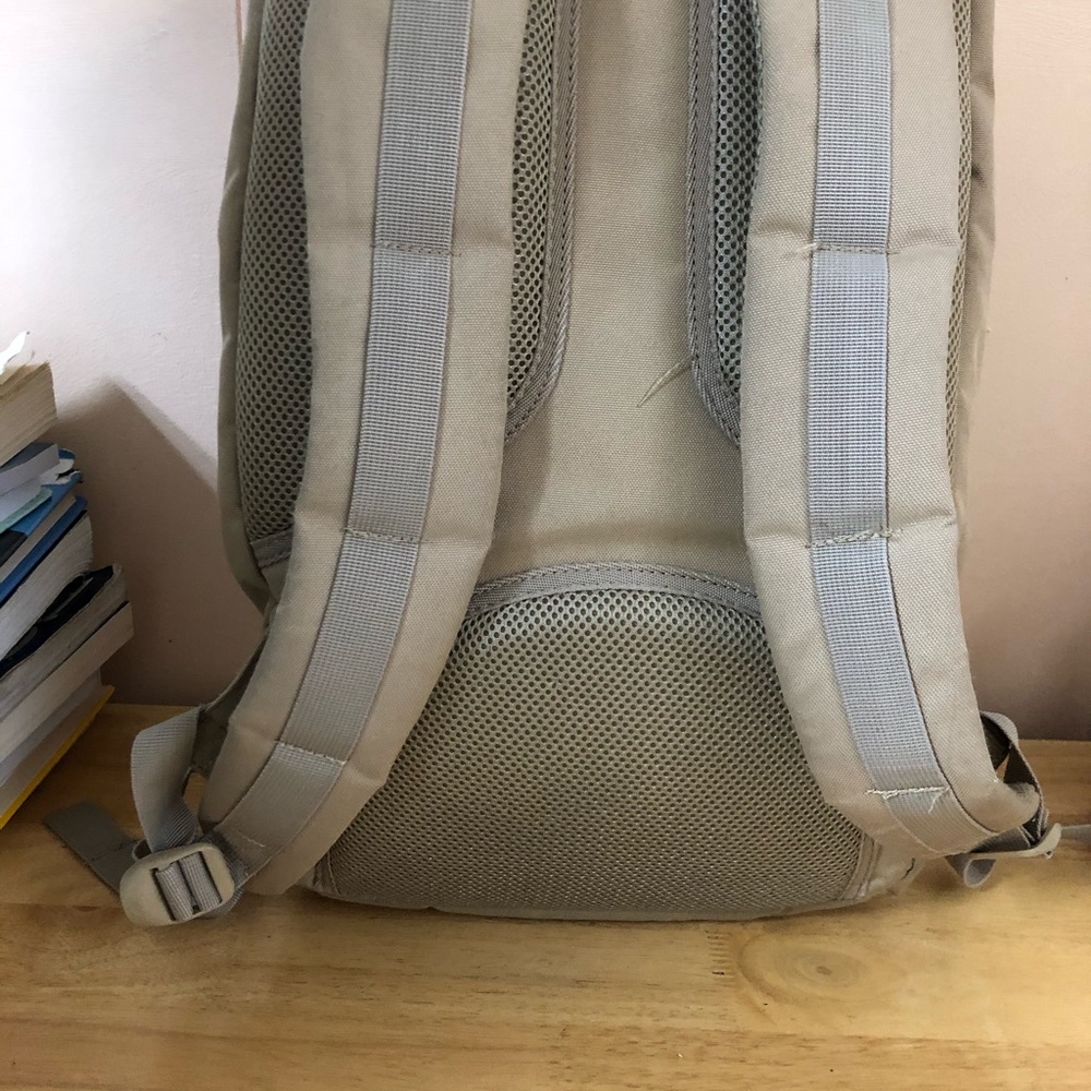 Herschel Backpack - Picture 3 of 4